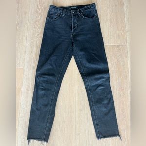 Aritzia. High rise Yoko Slim. Washed black size 26